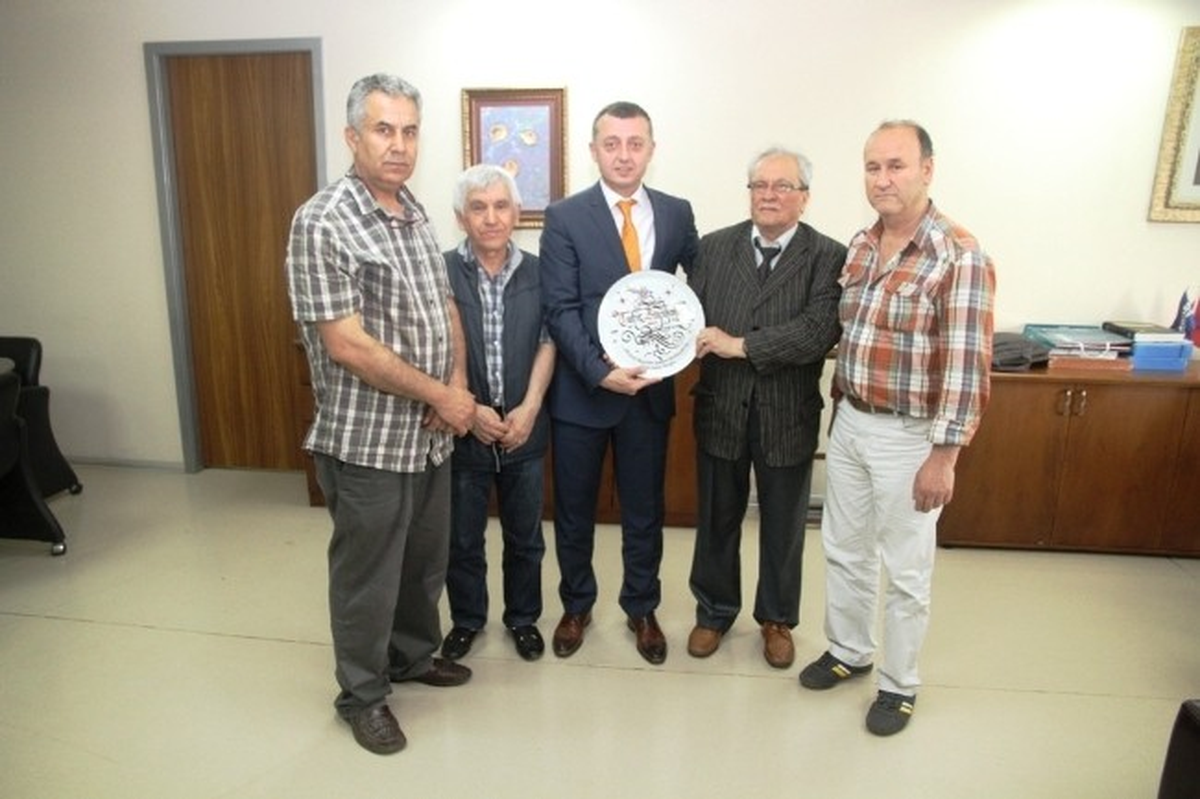 Emeklilerden Büyükakın\'a Teşekkür Ziyareti