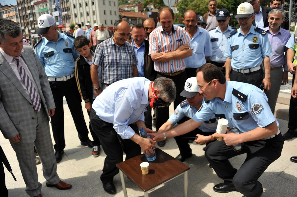 Tokat\'ta Emniyet Kemerinin Önemi Simülatörle Anlatıldı