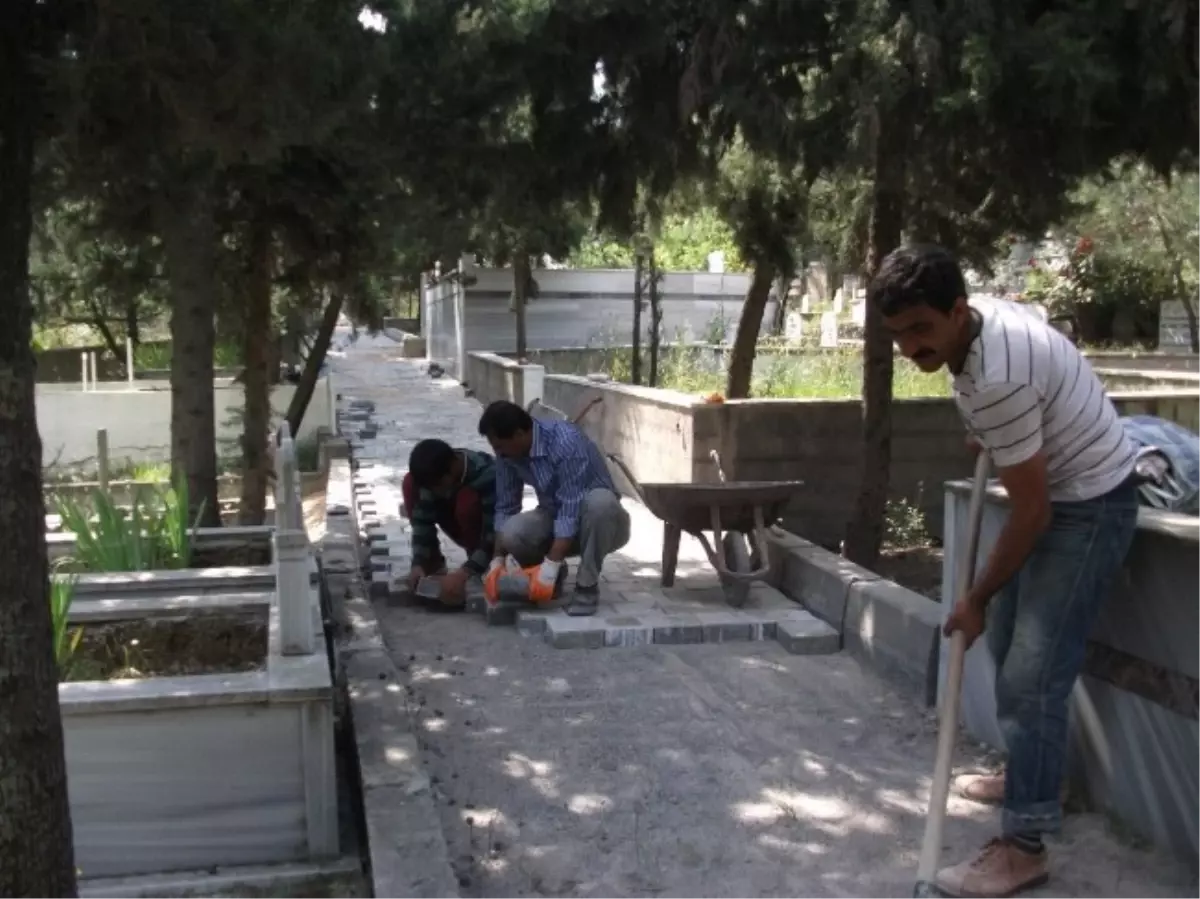 Gebze Mezarlıklarında Hummalı Çalışmalar