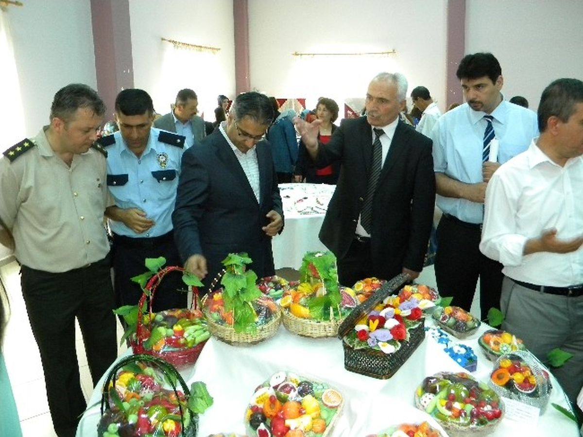 Gömeç Hem\'den Sene Sonu Sergisi