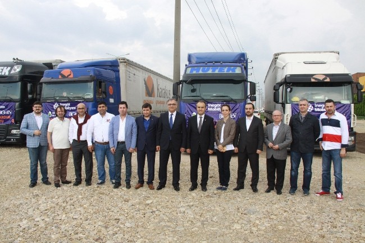 İnegöllü Mobilyacılardan Bosna\'ya 5 Tır Yardım