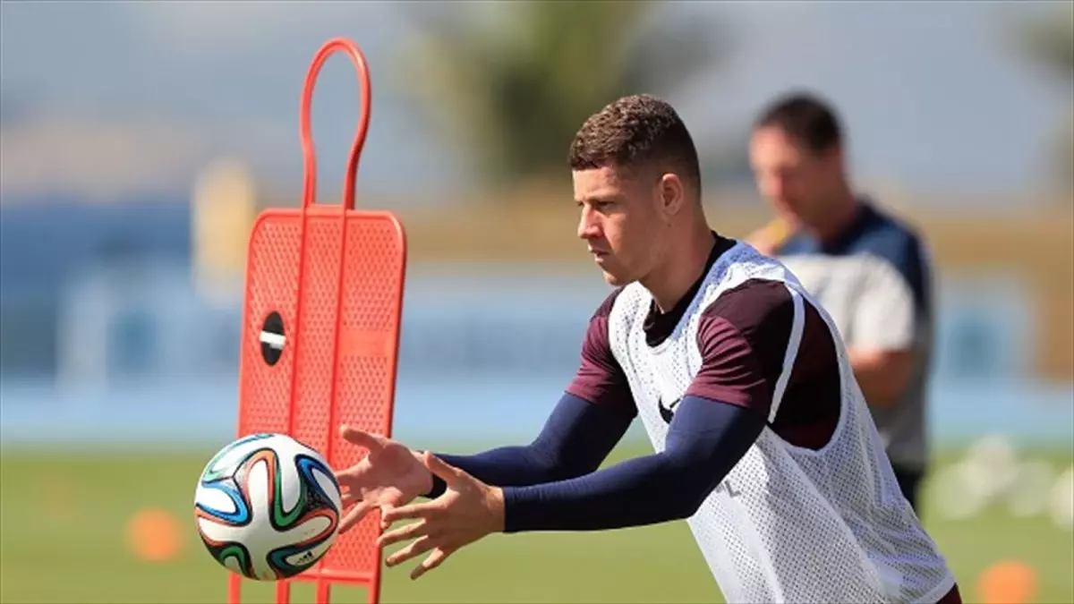 İngiliz Futbolcular Brezilya\'da Capoeira Yaptı