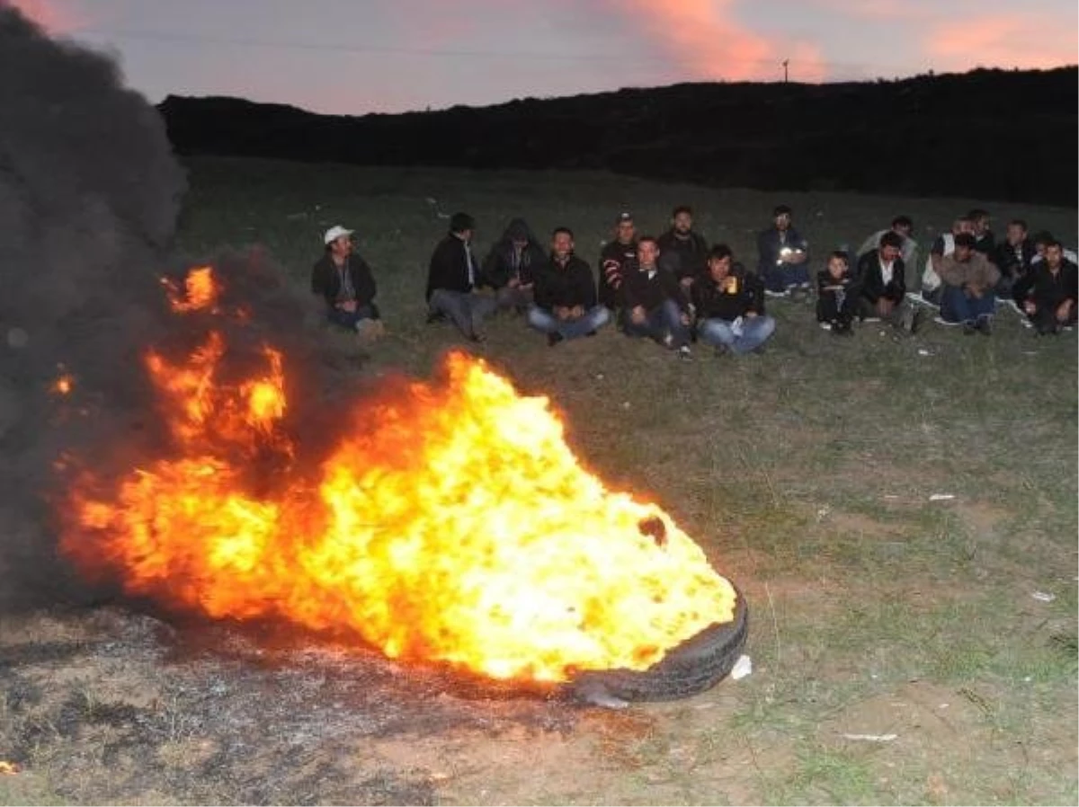 İşten Çıkarmalara Tepki Gösteren İşçilerinden Oturma Eylemi