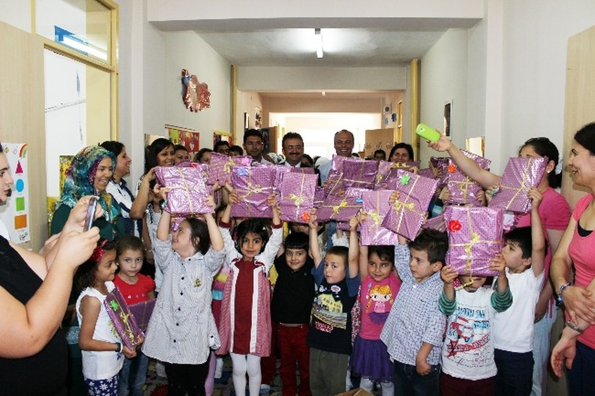 Kardeş Kurumdan Öğrencilere Okuma Kitabı
