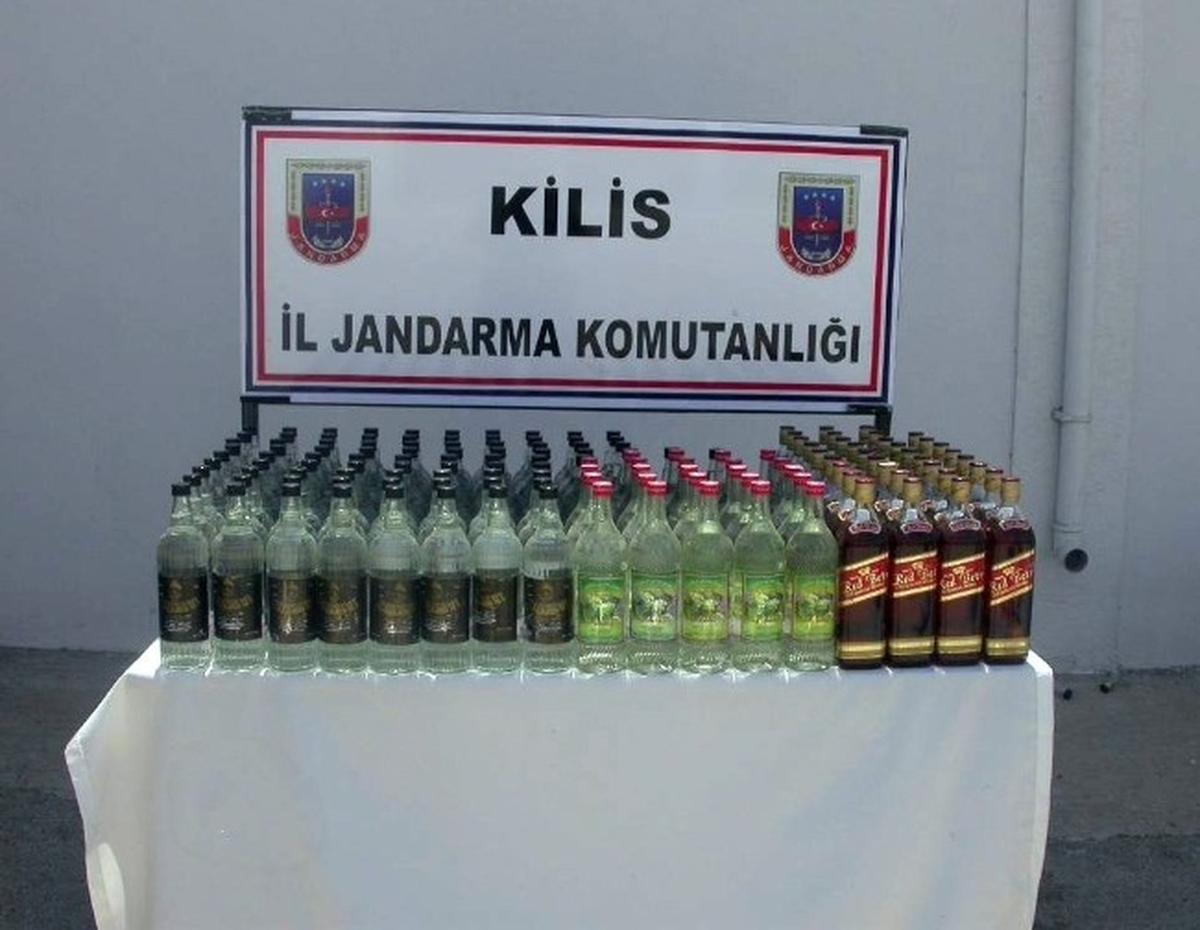 Kilis\'te Kaçak Emtia Ele Geçirildi