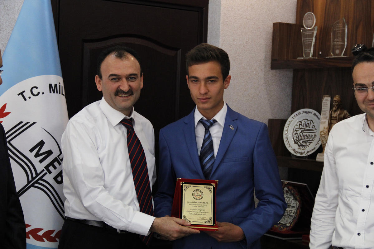 Kompozisyon Yarışmasının Ödülünü Soma\'ya Bağışladı