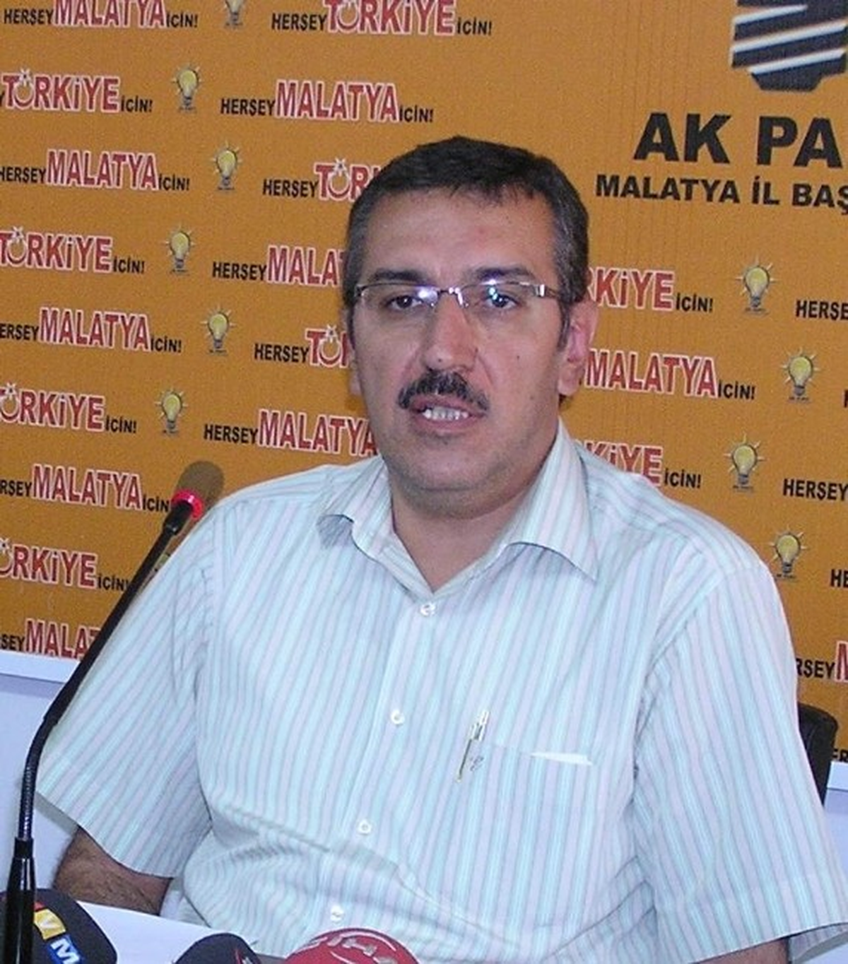 Lice\'de Yaşanan Bayrak İndirme Olayı