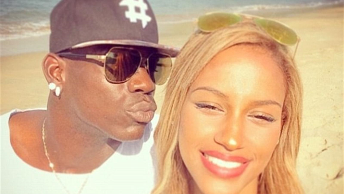 Balotelli\'den Sevgilisine Evlenme Teklifi