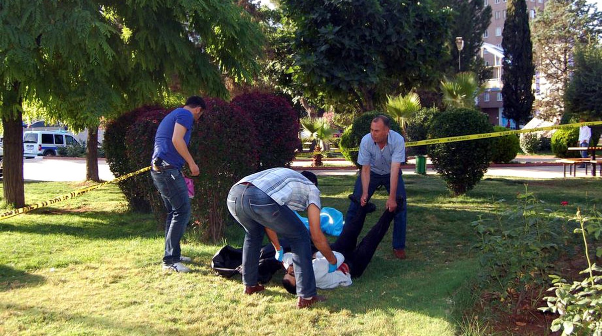 Urfa\'da Bıçak Darbesiyle Öldürülmüş Erkek Cesedi Bulundu