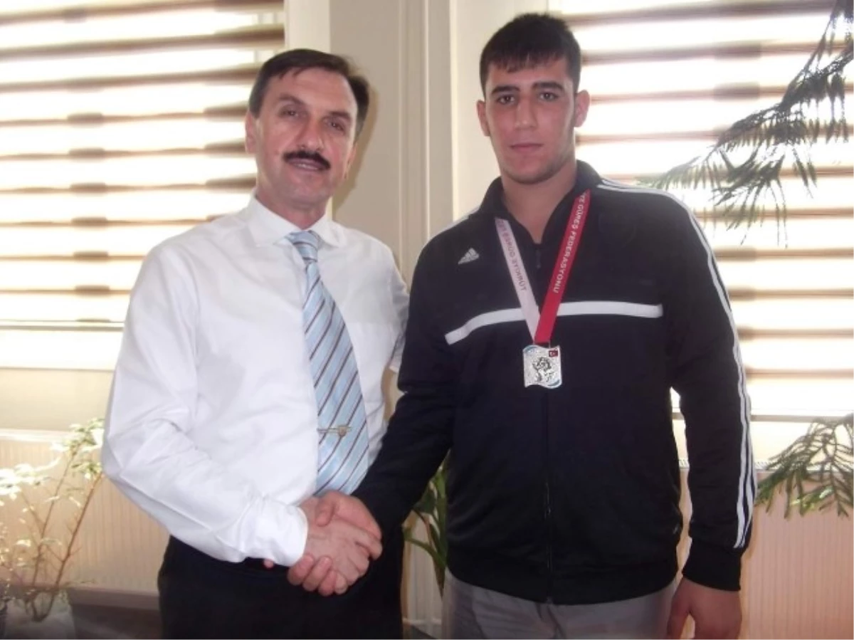 Şehzade Mehmet\'li Deniz Güreşte Gümüş Madalya Kazandı