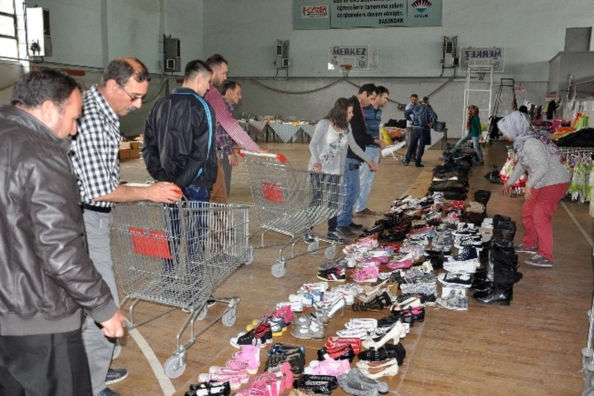 Soma\'ya Türkiye\'den Yardım Yağıyor