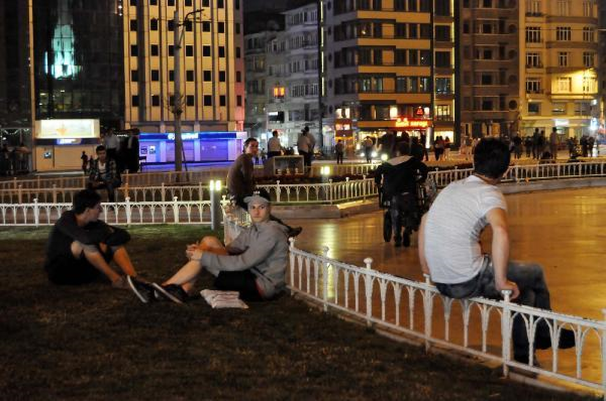Taksim Cumhuriyet Anıtı Açıldı