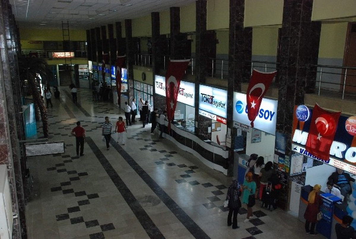 Tokat Terminali Bayraklarla Donatıldı