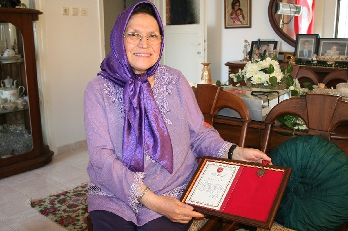 TSK Güçlendirme Vakfı'na Bağışta Bulunan Sabahat Hızal'a Madalya ve Berat Verildi