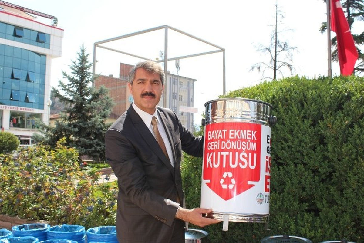 Turhal\'da Bayat Ekmekler İsraf Edilmeyecek