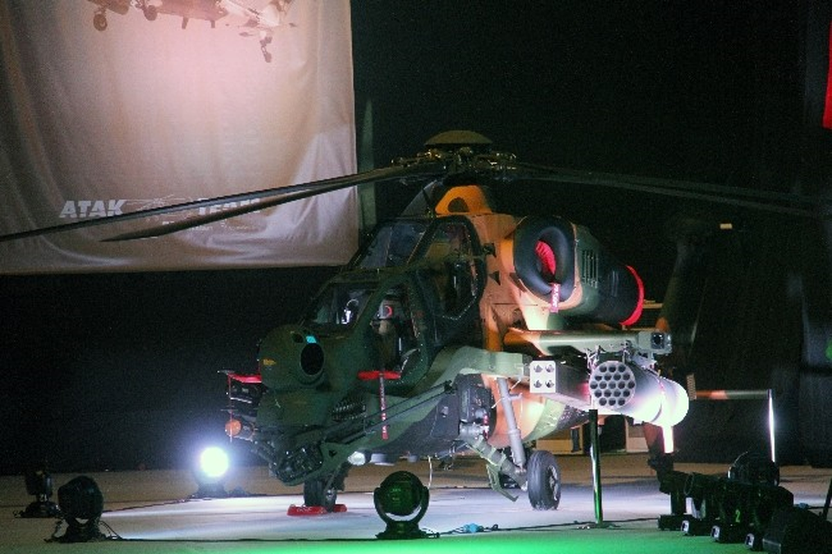 Türkiye\'nin İlk Yerli Helikopteri T129 Atak, TSK\'ya Teslim Edildi