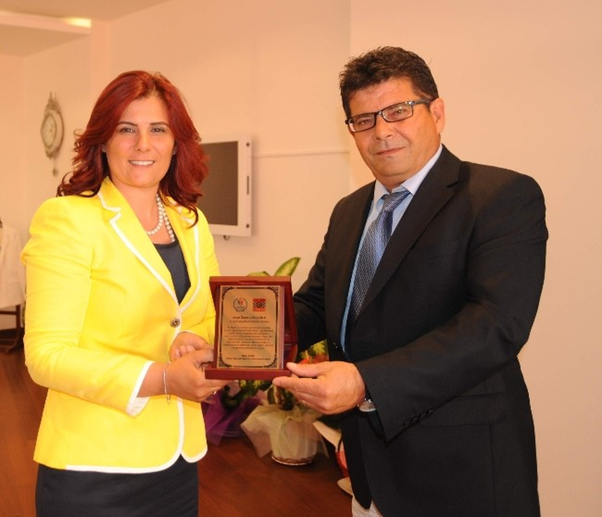 Türkiye Otomobil Sporları Federasyonu\'ndan Başkan Çerçioğlu\'na Plaket