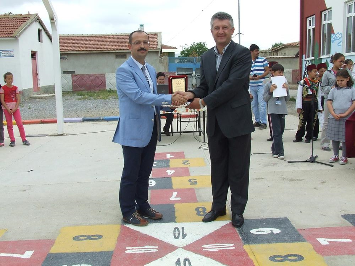 Tuzlukçu\'da Okullara Mavi Bayrak Verildi