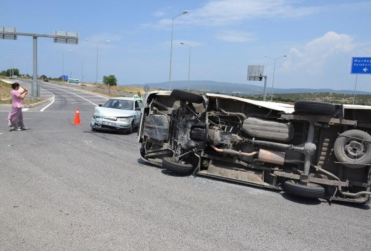 Urla\'da Trafik Kazası: 6 Yaralı