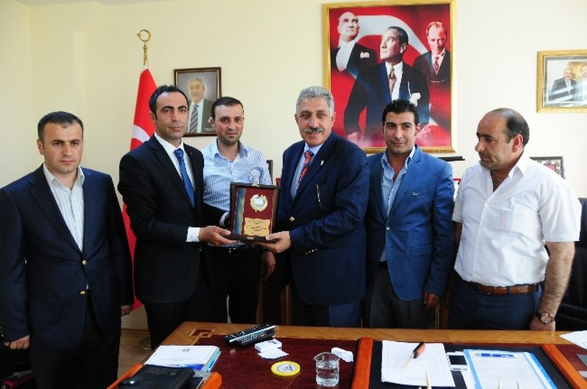 Van Kahvaltısı Derneği\'nden Vesob\'a Tebrik Ziyareti