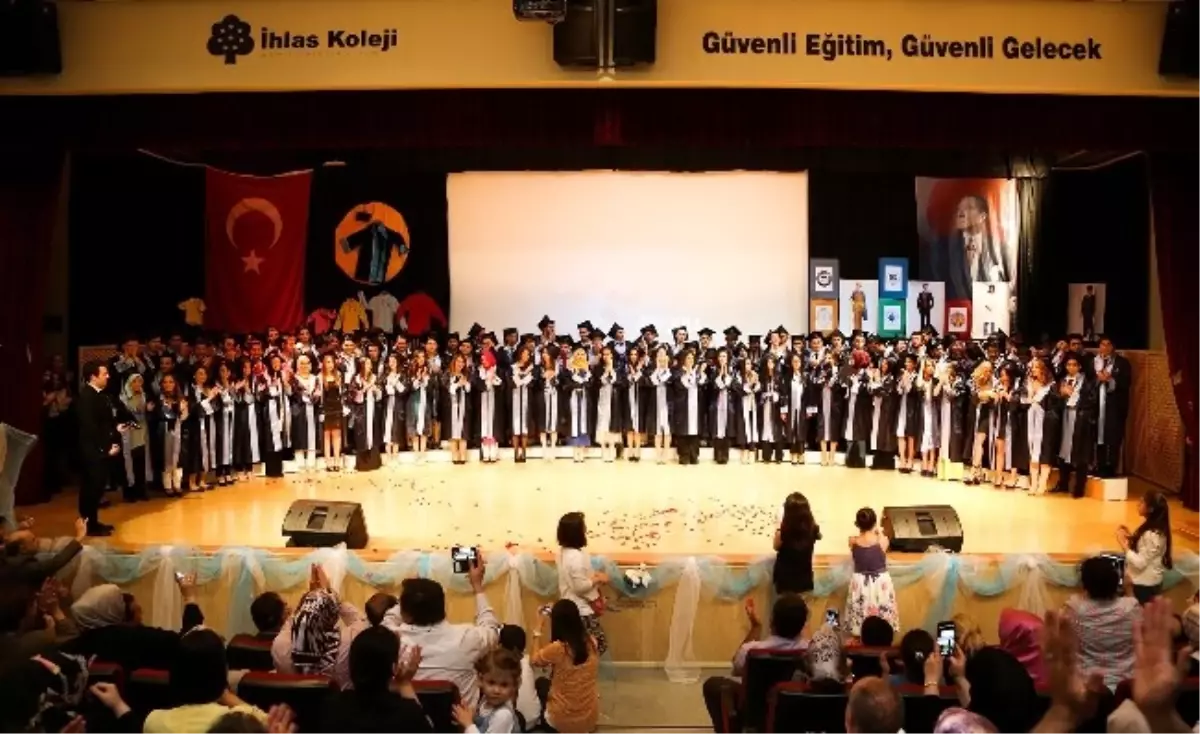 İhlas Koleji\'nden Muhteşem Final