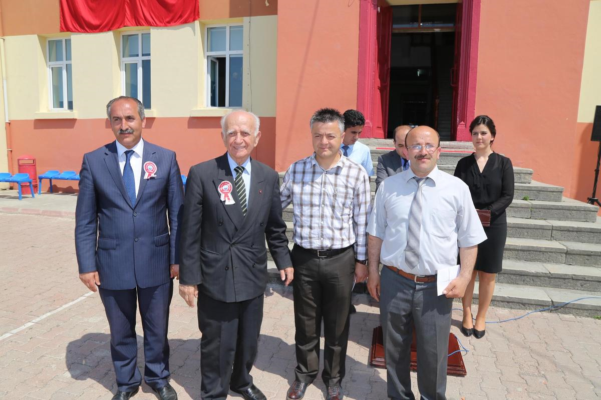 İnebolu Vakfından Başarılı Öğrencilere Destek