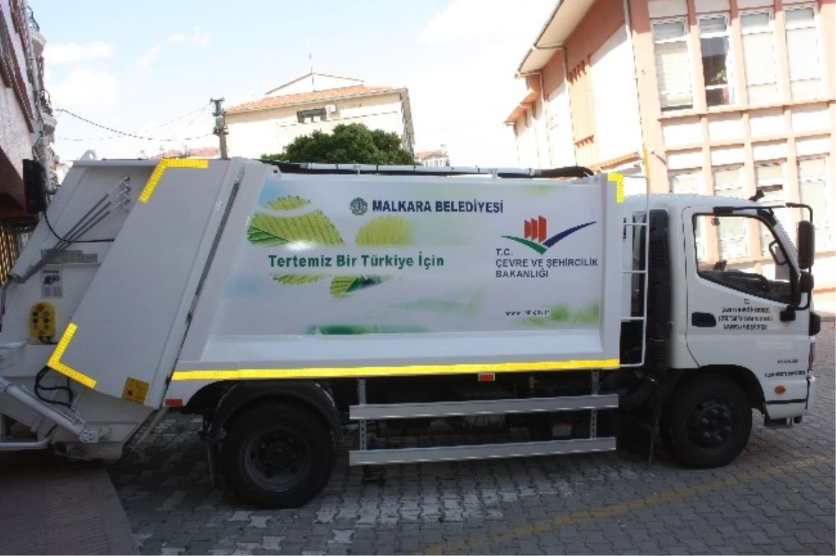 Malkara Belediyesi\'nin Yeni Çöp Toplama Kamyonu Hizmete Başladı
