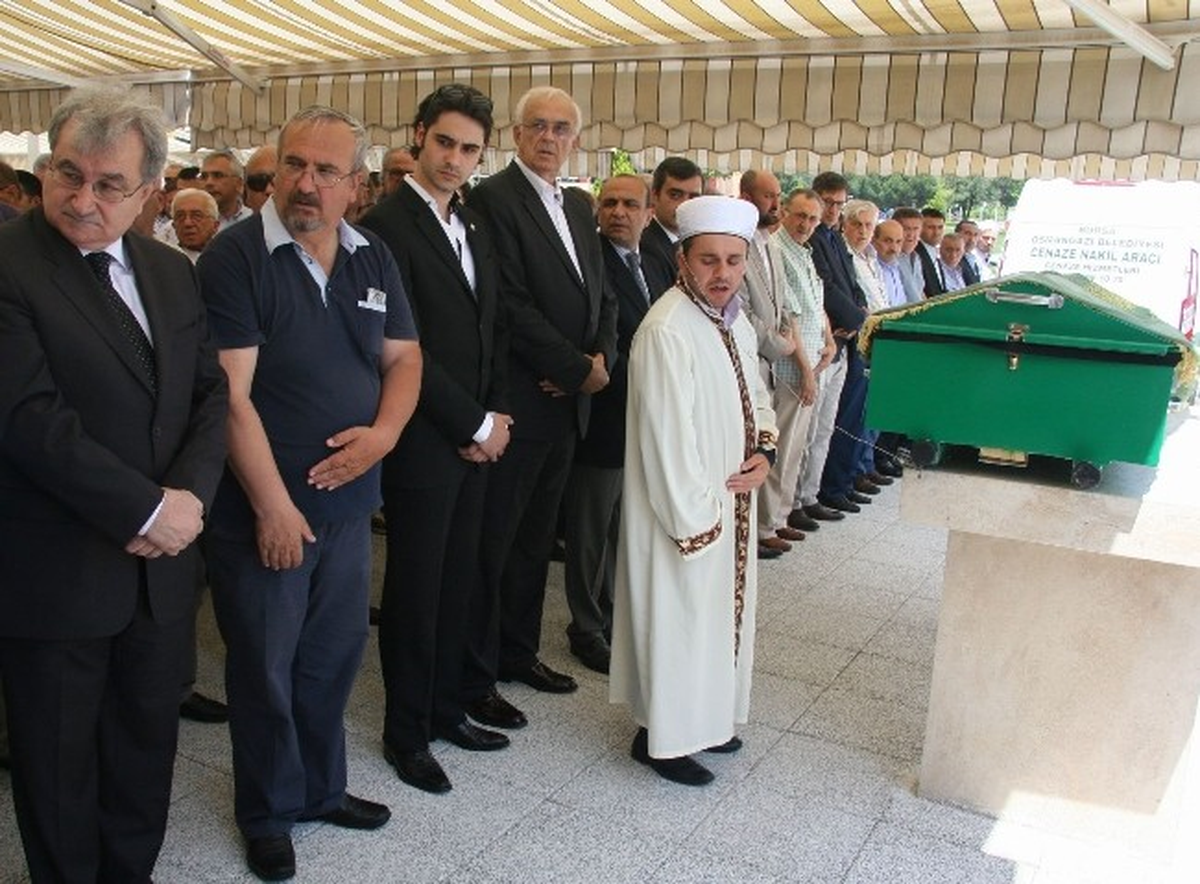 Merhum Özhan Canaydın\'ın Annesi Son Yolculuğuna Uğurlandı