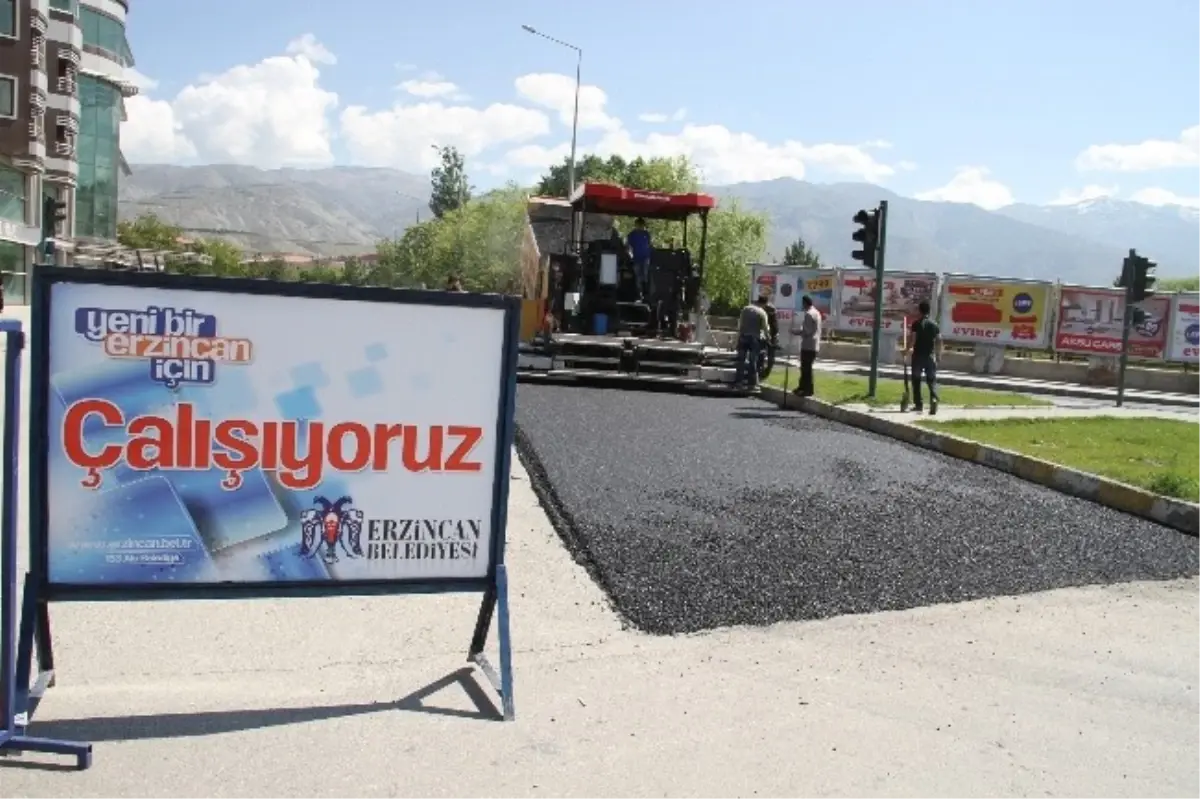 Terzibaba Caddesi Asfaltı Yenileniyor