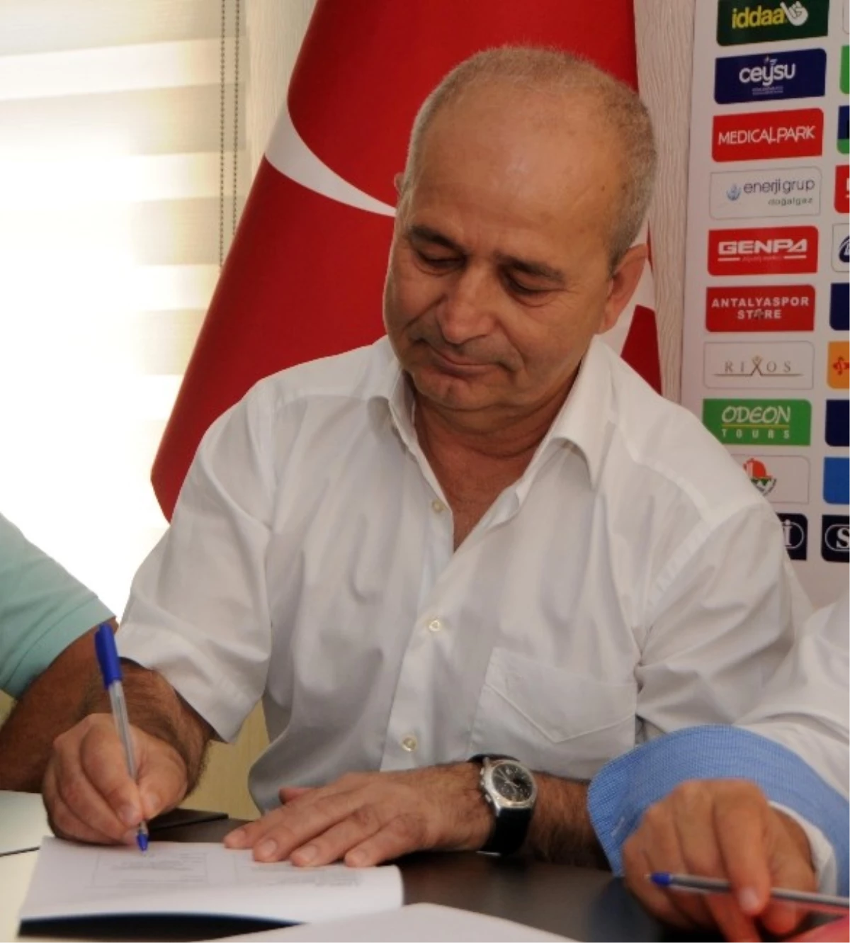 Antalyaspor\'da Engin Korukır ile Anlaştı
