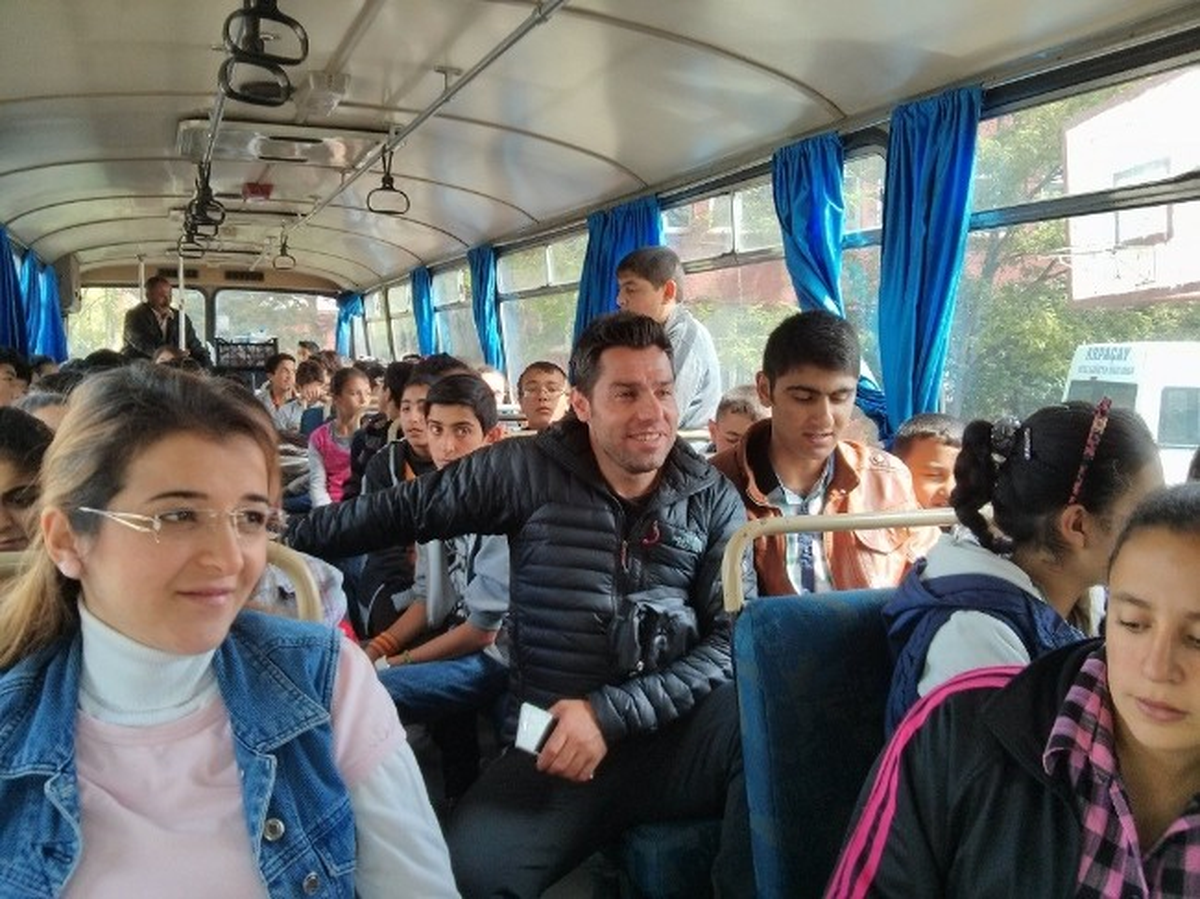 Arpaçaylı Öğrencilere Çıldır Gölü\'nde Mezuniyet Pikniği