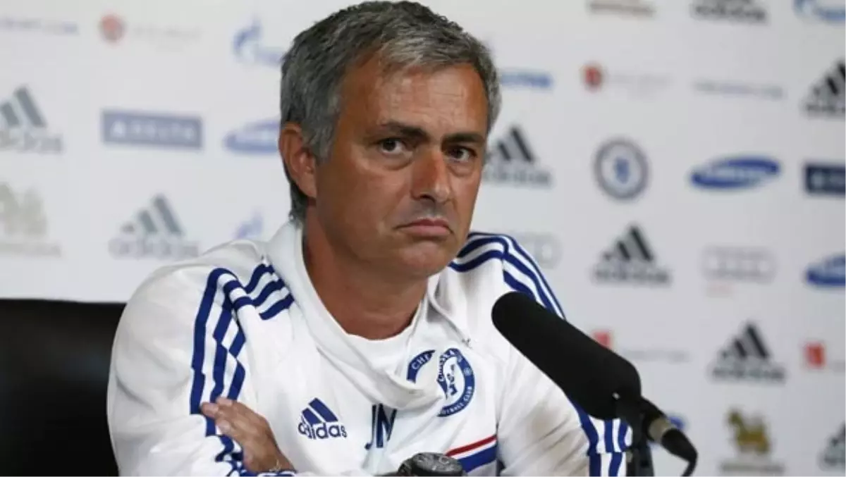 Chelsea Teknik Direktörü Mourinho, Açlıkla Mücadeleye Destek İçin Fildişi Sahili\'nde