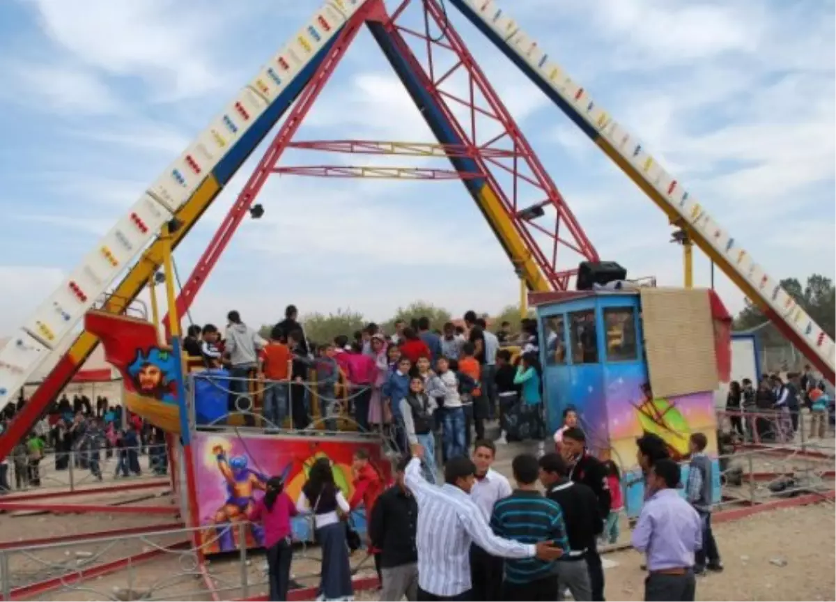 Belediye Başkanı Salman'dan Çocuklara Karne Hediyesi