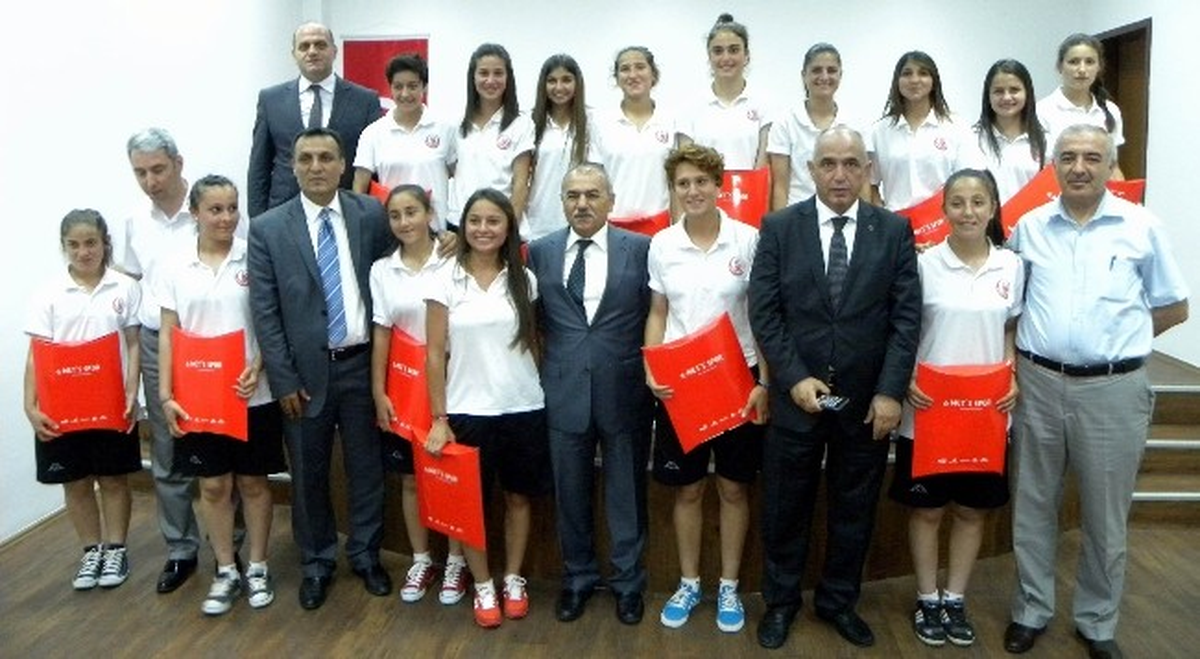 Dereceye Giren Öğrenciler Ödüllendirildi