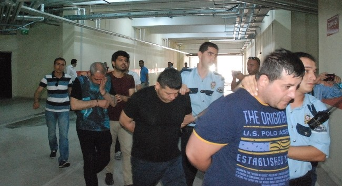 Edirne\'de Polisin Şehit Olmasına Neden Olan Zanlılar Adliyede