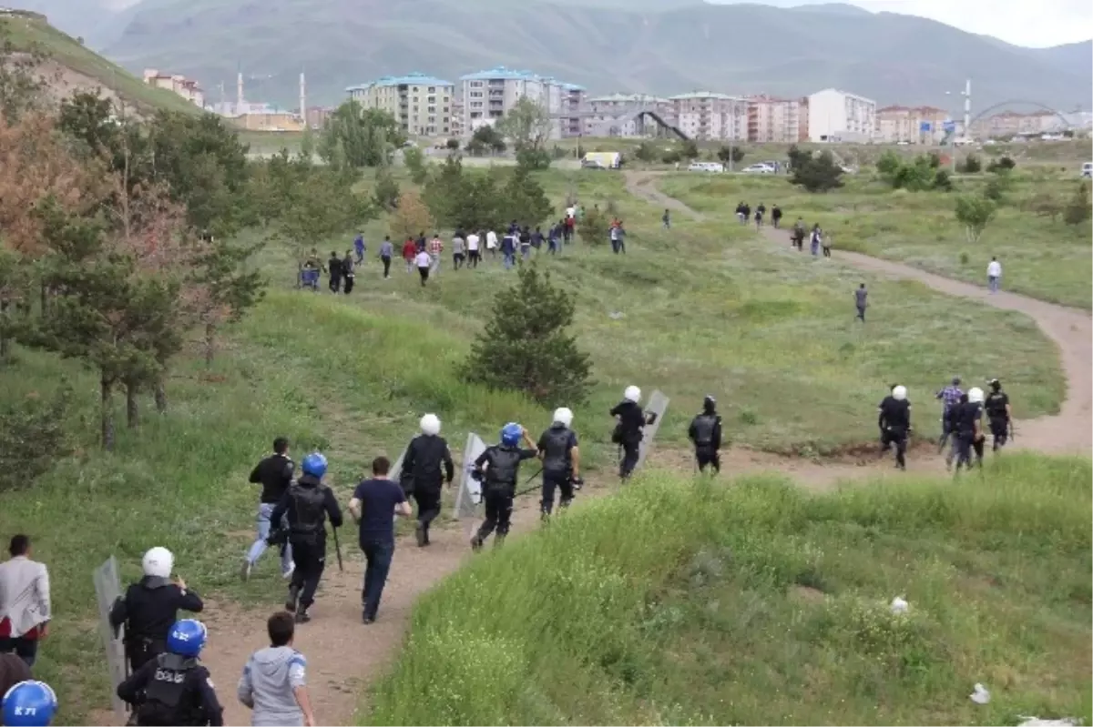 Gözaltına Alınan 42 Öğrenci Serbest Bırakıldı