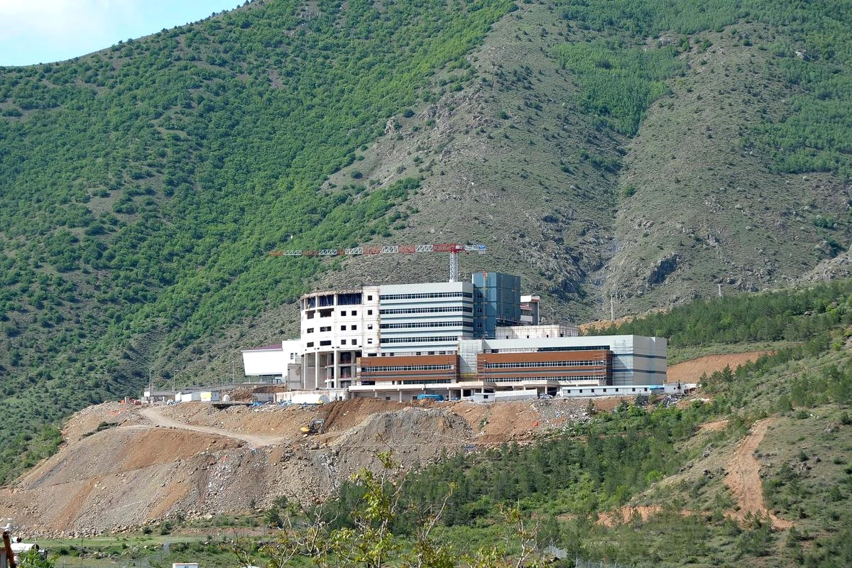 Gümüşhane\'deki Yeni Devlet Hastanesi Yapımı