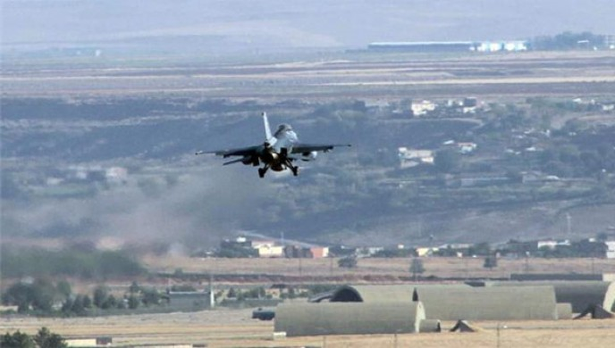 Irak Hava Kuvvetleri Musul\'u Bombaladı