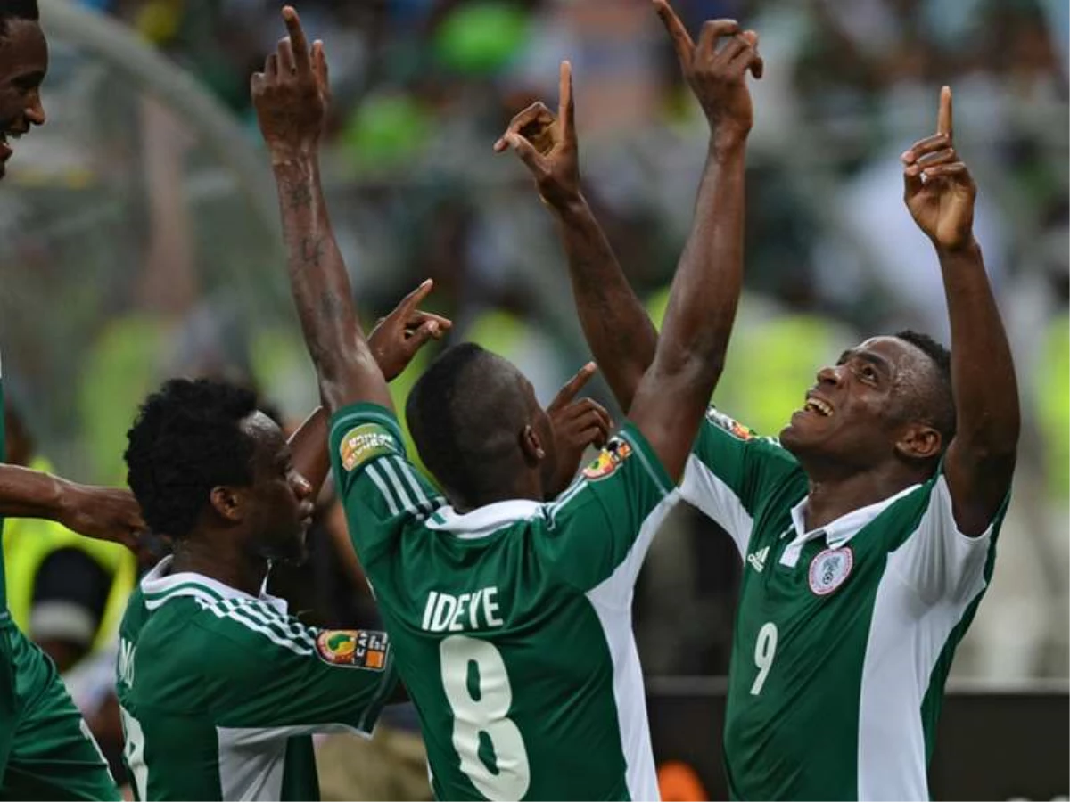 Nijerya\'da Dışarıda Maç İzlemek Yasaklandı