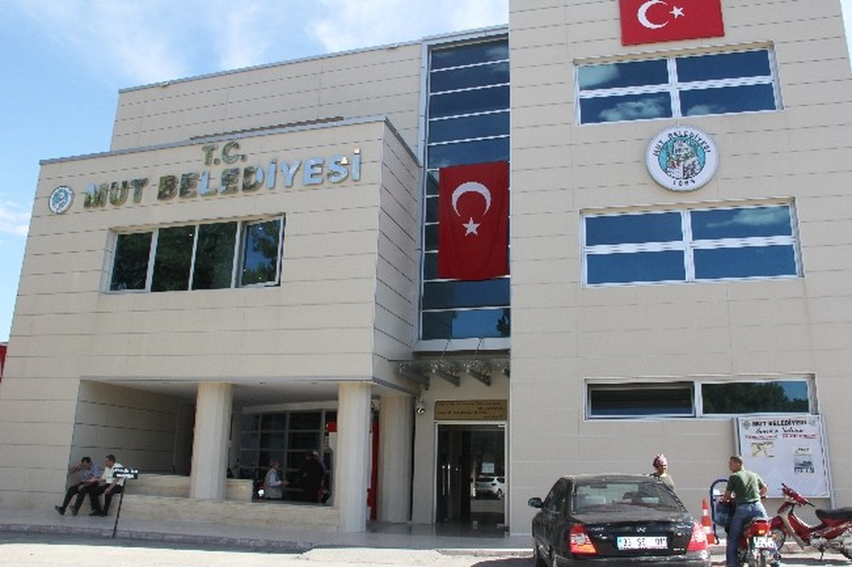 Belediye Tabelasına "T.c." İbaresi