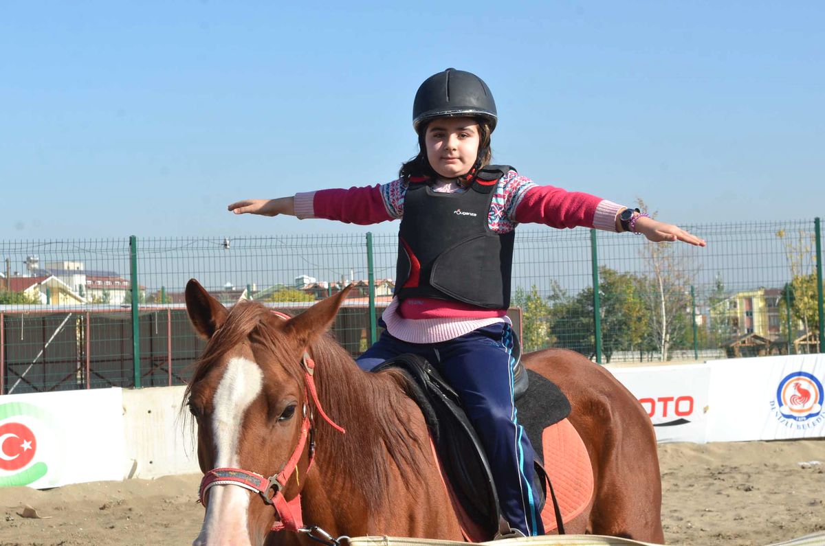 "Binicilik Eğitimi, Öz Güveni Arttırıyor"