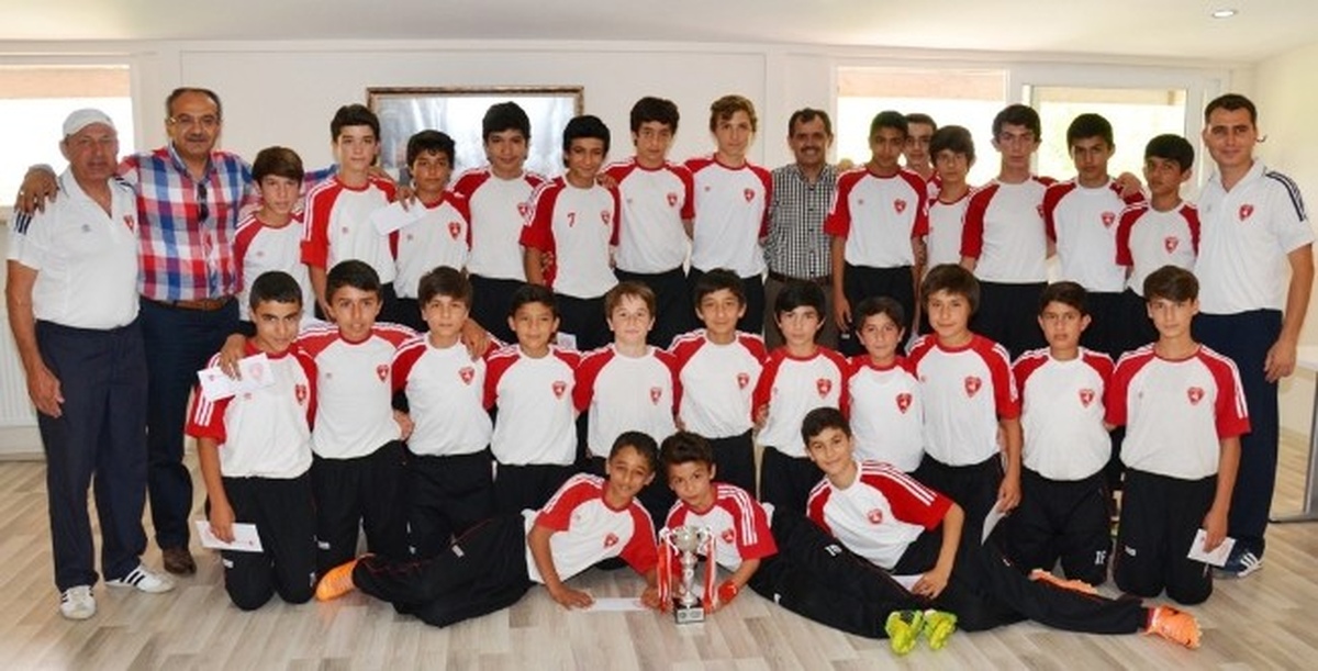 Denizli Büyükşehirspor U13 Takımı Kupasına Kavuştu