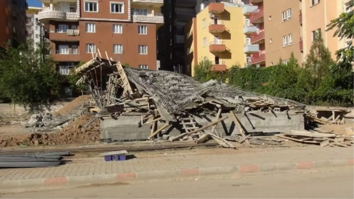 İnşaat Halindeki Bina Çöktü