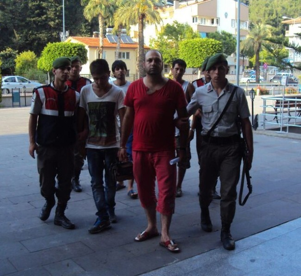 İranlı Gaspçılar Jandarmadan Kaçamadı