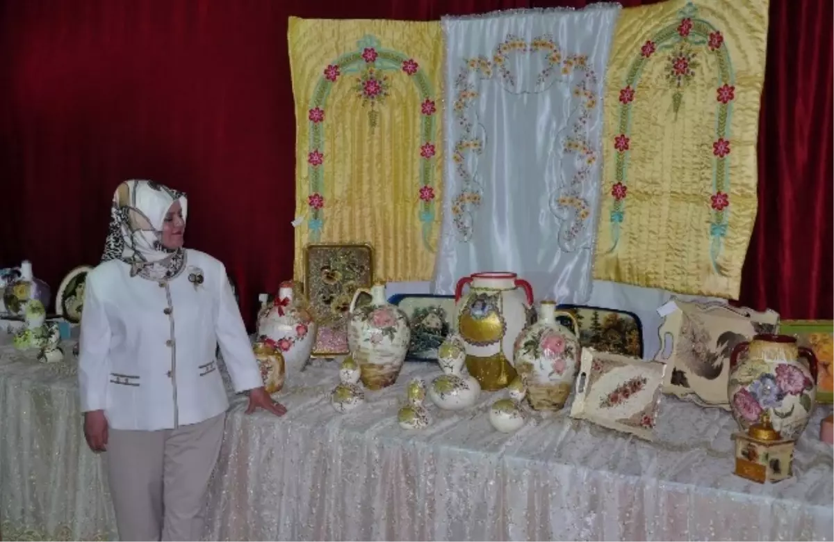 Kız Meslek Lisesi Geri Kazanılan Ev Eşyaları Sergisi Açtı