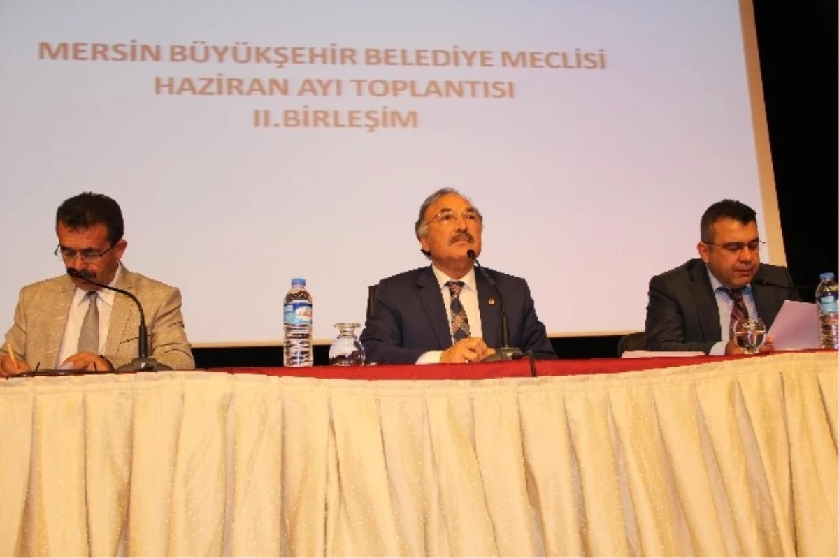 Mersin Büyükşehir Belediyesi\'nin Yeni Hizmet Binası Kent Girişine Yapılacak