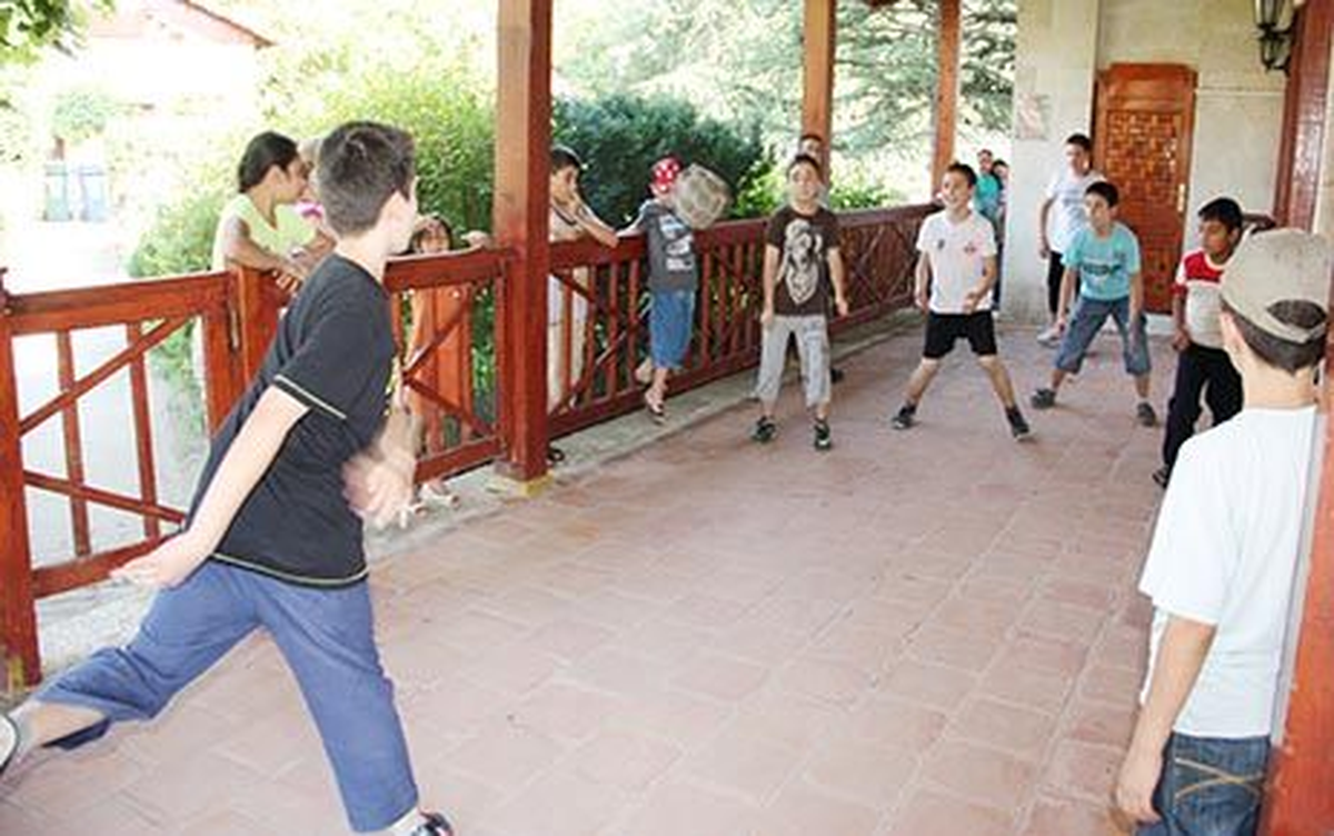 Öğrencilere Tavsiye, Ailelere Uyarı