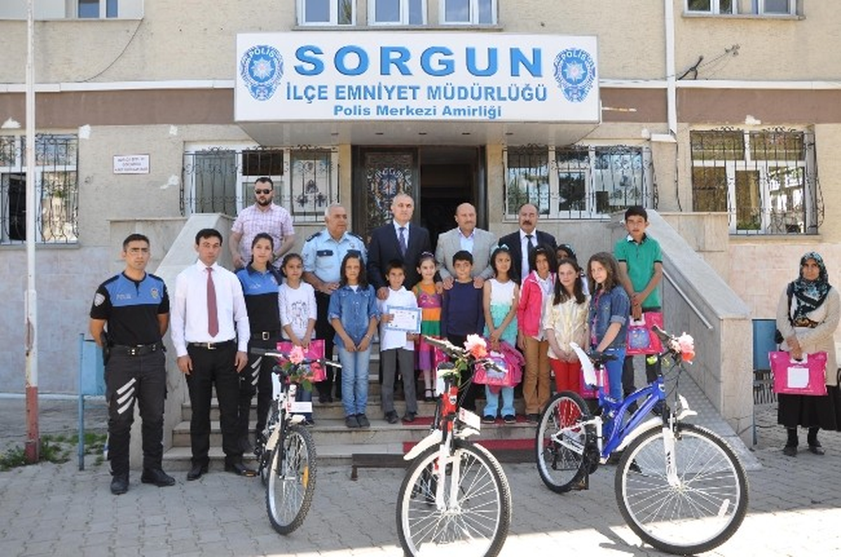 Sorgun\'da Satranç Şampiyonları Bisiklet ile Ödüllendirildi