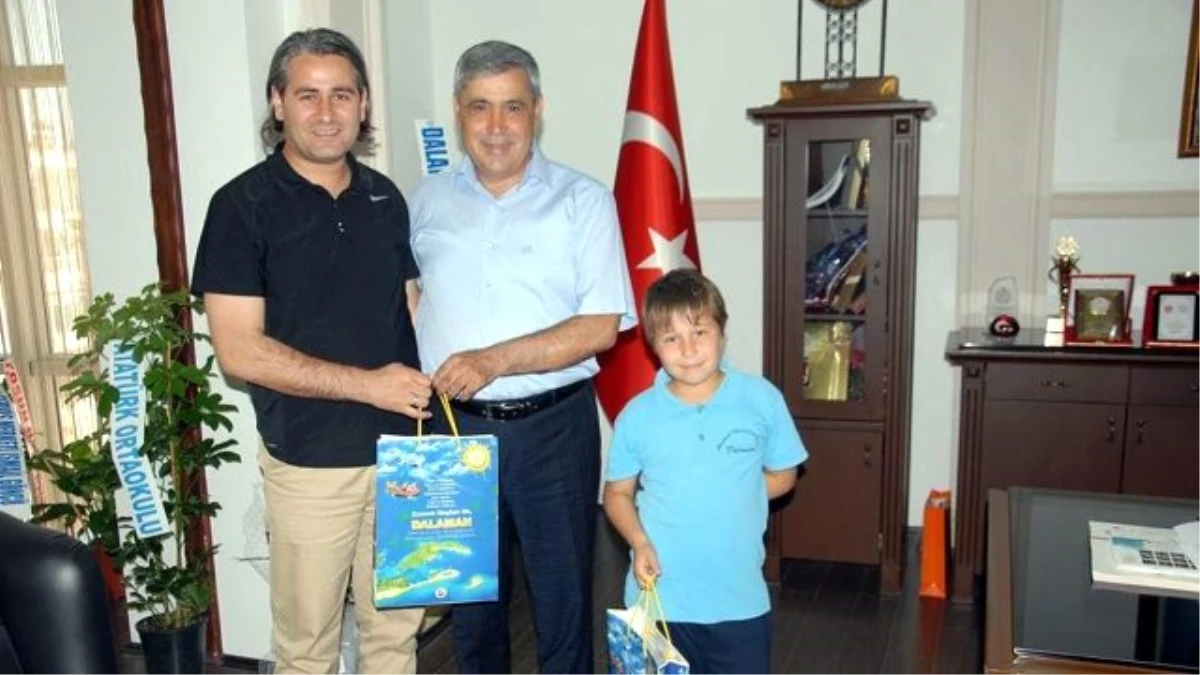 Türkiye\'yi Temsil Edecek Küçük Satranç Sporcusu, Başkanı Ziyaret Etti