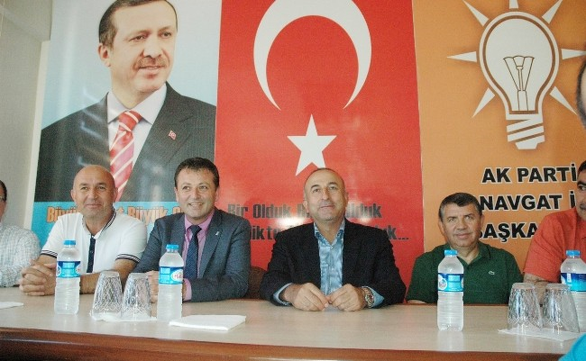 Bakan Çavuşoğlu: "Başkanlık Sistemi Türkiye İçin İdeal Bir Yönetim Biçimidir"